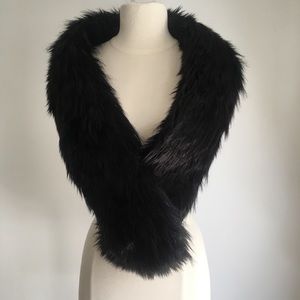 Topshop Black faux fur wrap/scarf🏠